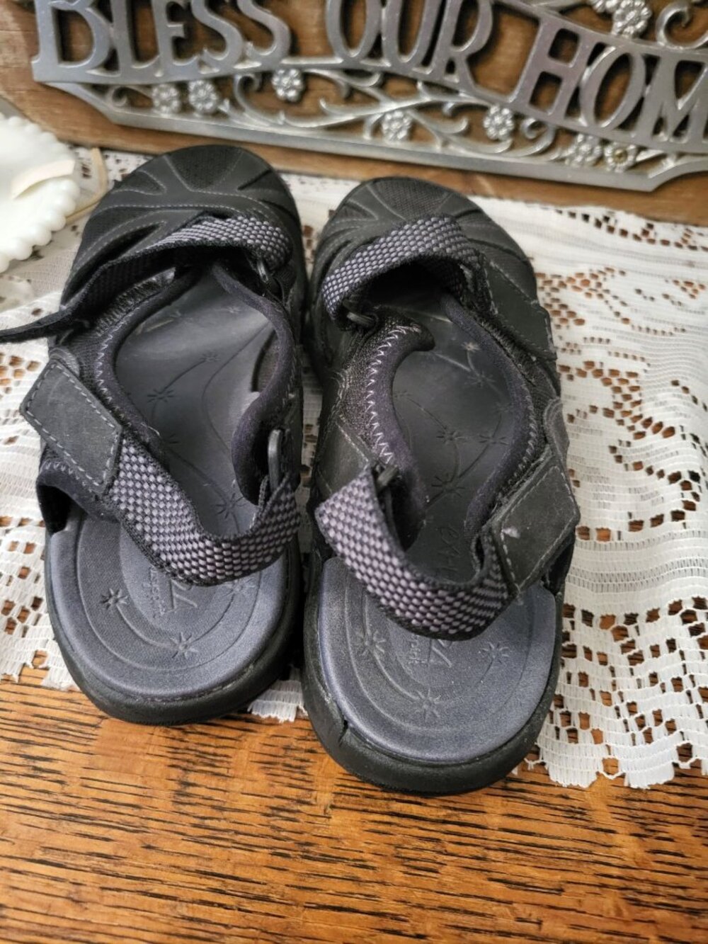 Easy Spirit Explore 24 Black Mary Jane Adjustable Straps 8.5 Gorpcore Comfort - Picture 4 of 8